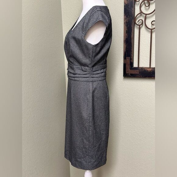 Banana Republic grey sleeveless sheath dress - Picture 3 of 6